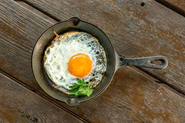 朝食セット　breakfast made from a cast iron frying pan