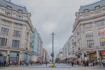 Fototapeta na wymiar London on overcast day.