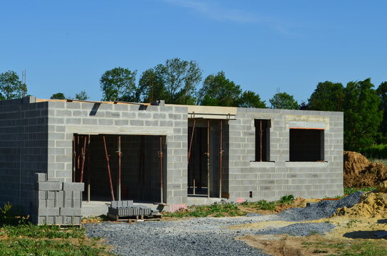 Maison individuelle en construction. (France)