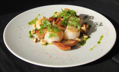 Sea scallops salad