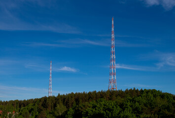 Obraz premium radio towers and blue sky