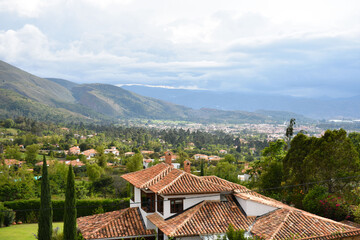 Villa de leyva 
El valle de donde se puede observar al pueblo de villa de leyva en Colombia.