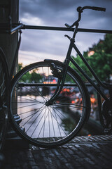 Fototapeta na wymiar dutch bicycles in Leiden, Netherlands
