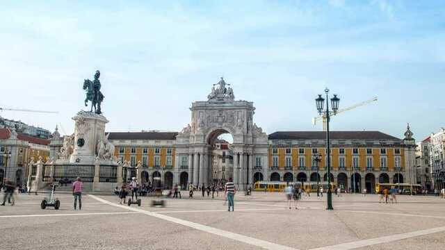 Commerce Square, Ornate triumphal arch or Arco da Rua Augusta. Lisbon, Portugal.