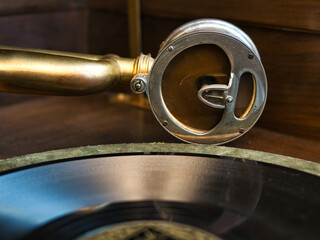 retro record player tone arm 