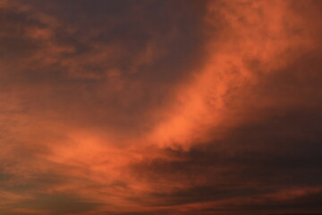 Fototapeta na wymiar Brennende Wolken