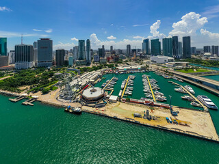 Fototapeta premium Aerial photo Bayside Marketplace Miami FL