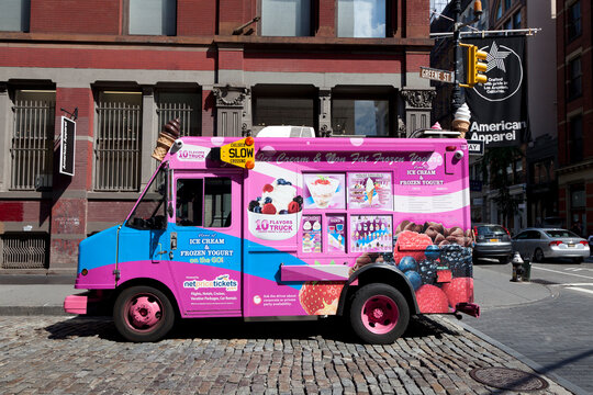 New York, NY, U.S.A. Street Vendor Car Of Ice Cream And Frozen Yogurt 