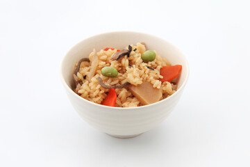 枝豆と筍の炊き込み 五目 おこわ ご飯 白背景