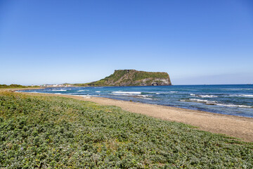 제주도에서 일출로 유명한 성산일출봉