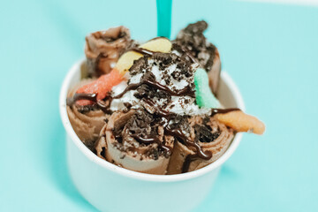 ice cream with chocolate rolled ice cream