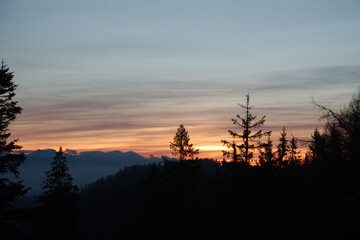 Fototapeta premium zachód słońca w górach
