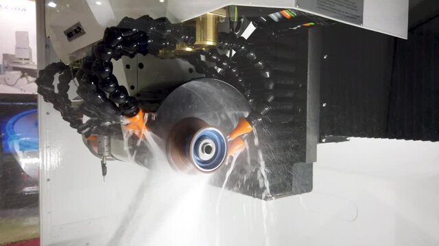 The machine for sharpening the cutting tool. Work with a strong supply of cutting fluid, a lot of spray.