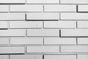 Arrange the rough brick with a slit. White and black.