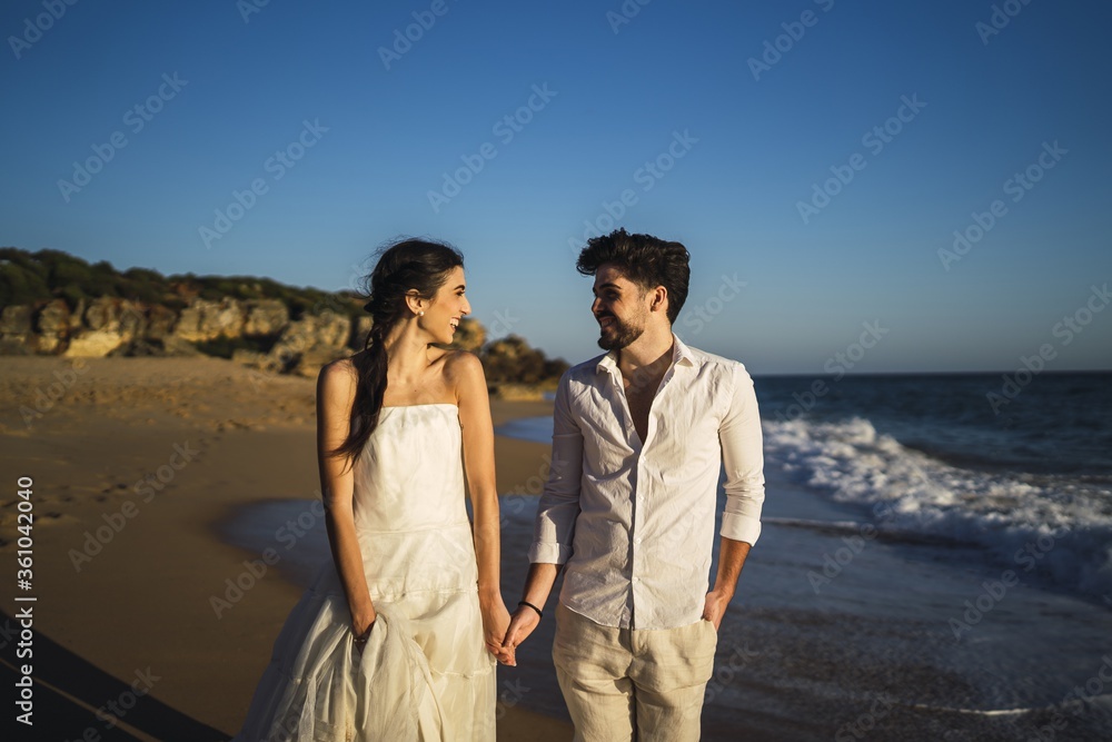 Poster Picture of a beautiful couple on their wedding day