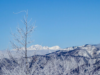 【冬山イメージ】厳冬期の雪と空