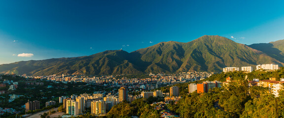 Panoramica Caracas - El Avila 15