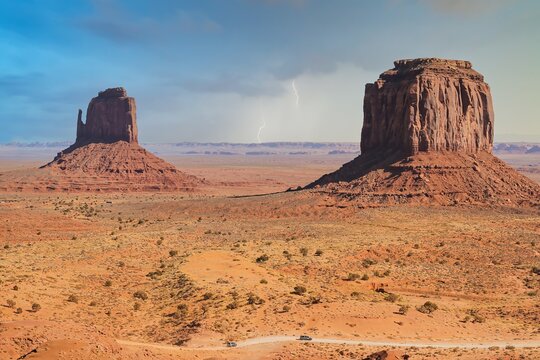 Amazing shot of the Oljatoâ€“Monument Valley in Utah, USA