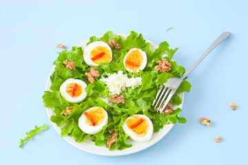 Walnuss- Ei- Salat	