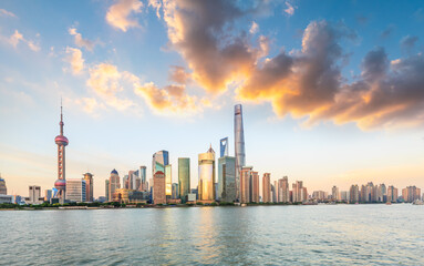 Fototapeta premium Beautiful Shanghai skyline and city buildings at sunset,China.