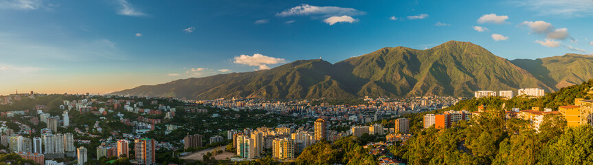 Panoramica Caracas - El Avila 11
