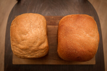 Freshly baked bread was baked at home in a bread maker
