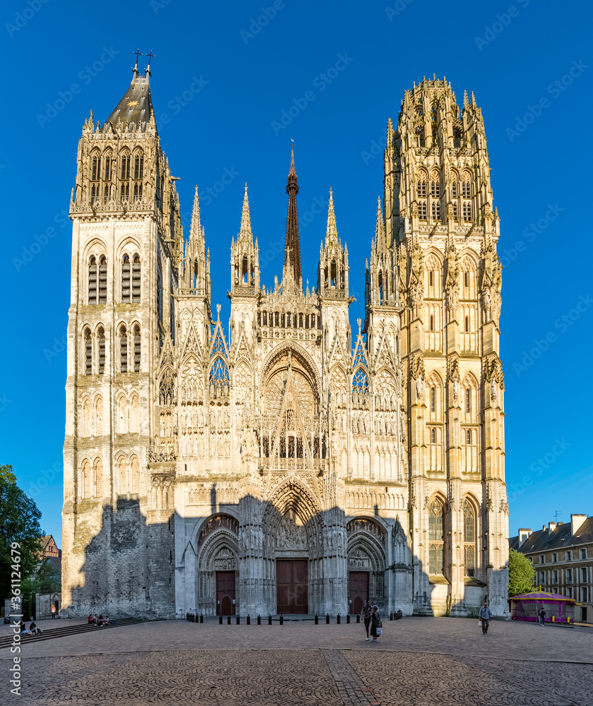 Wall mural Cathedral of Notre-Dame de Rouen in Rouen, Normandy, France. Architecture and landmarks of Rouen.