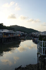 Obraz premium Sunset over traditional fishing village, Tai O, Hong Kong