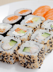sushi, alimento, arroces, japonesa, peces, salmón, marisco, chapa, comida, maki, japón, blanco, cena, alga, epicúreo, wasabi, nori, cucumis sativus, cocina, crudo, tradicional, asia, restaurante, aisl