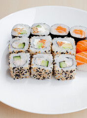 sushi, alimento, arroces, japonesa, peces, salmón, marisco, chapa, comida, maki, japón, blanco, cena, alga, epicúreo, wasabi, nori, cucumis sativus, cocina, crudo, tradicional, asia, restaurante, aisl