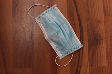 Mascherina chirurgica usa e getta