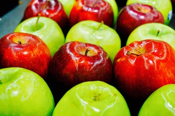 red and green apples