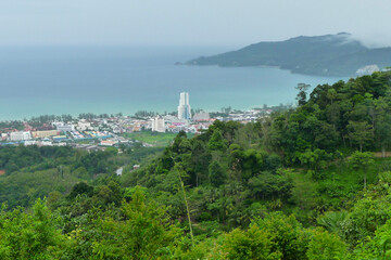 Fototapeta na wymiar view from the mountain to Patong