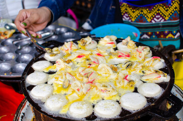 kanom krok seafood