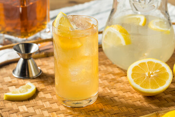 Refreshing Sweet Bourbon Lemonade