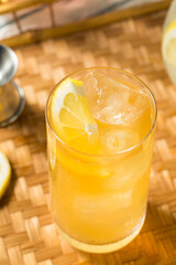 Refreshing Sweet Bourbon Lemonade