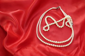 真珠のネックレス