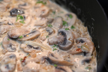 Creamy mushroom Alfredo sauce