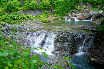 渓流、小さな滝