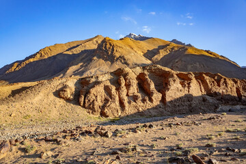 Sand mountains of the Pamirs! Sand cliffs!