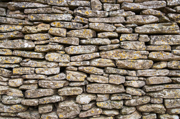 Mur de pierres sèches.
