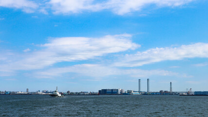 山下公園から見える青空と海