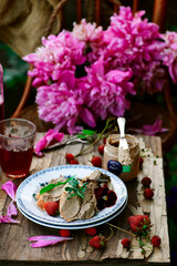 Chicken liver pate canape.style rustic