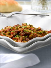 Carne con verduras y setas. Meat with vegetables and mushrooms.