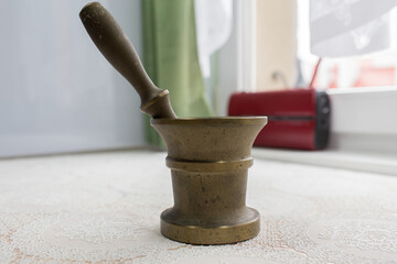Mortar for whipping carnations and more.