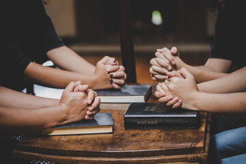 Christian family worship God in home