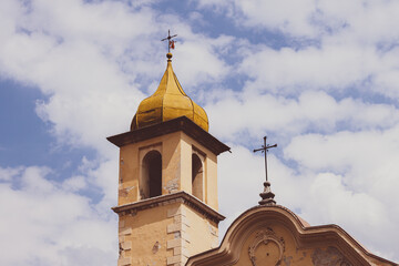 Kościół katolicki kopuła Alpy Arco Włochy © Seance_Photo_Sylwia