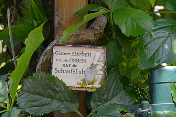 spruch an kleingartenzaun