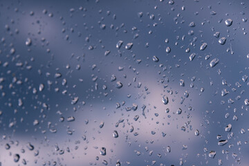 Fototapeta Krople deszczu na okiennej szybie. obraz