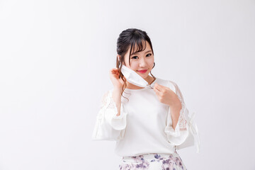 マスクを着用する清潔感のある女性 Wall Mural Wallpaper Murals Gf Days